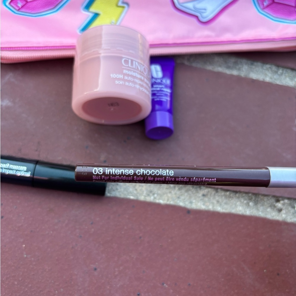 Clinique Pink Kids Accessory Pouch - Picture 5 of 8